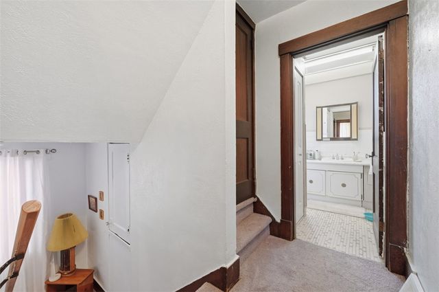 323 Birmingham Ave, Carrick, PA 15210