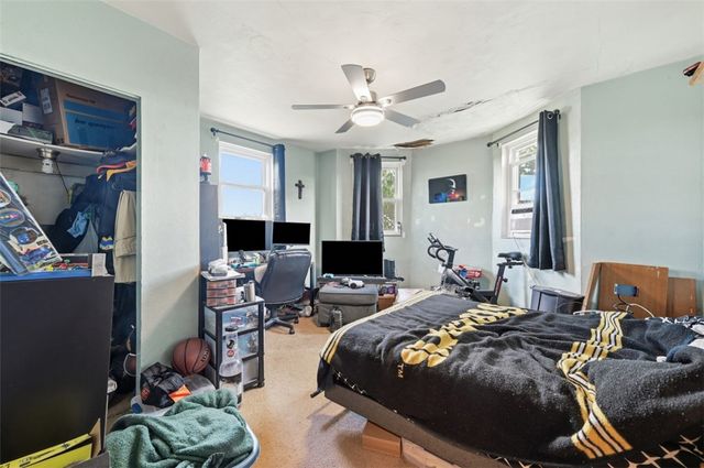 323 Birmingham Ave, Carrick, PA 15210