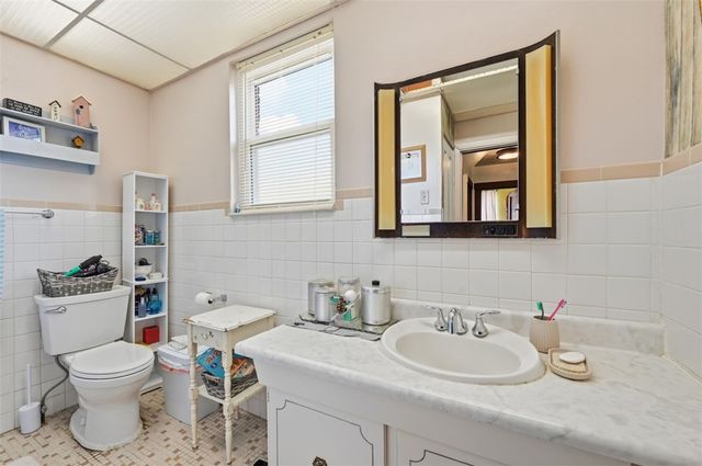 323 Birmingham Ave, Carrick, PA 15210