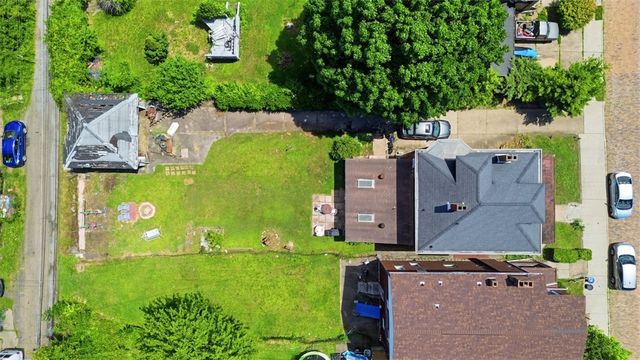 323 Birmingham Ave, Carrick, PA 15210