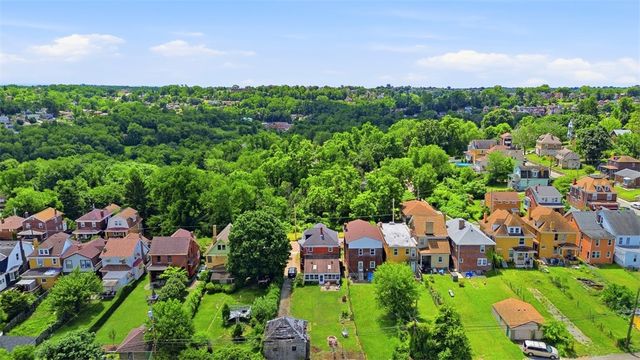 323 Birmingham Ave, Carrick, PA 15210