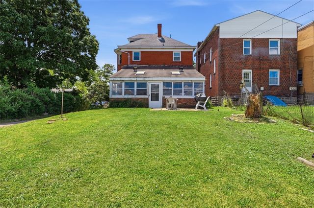 323 Birmingham Ave, Carrick, PA 15210