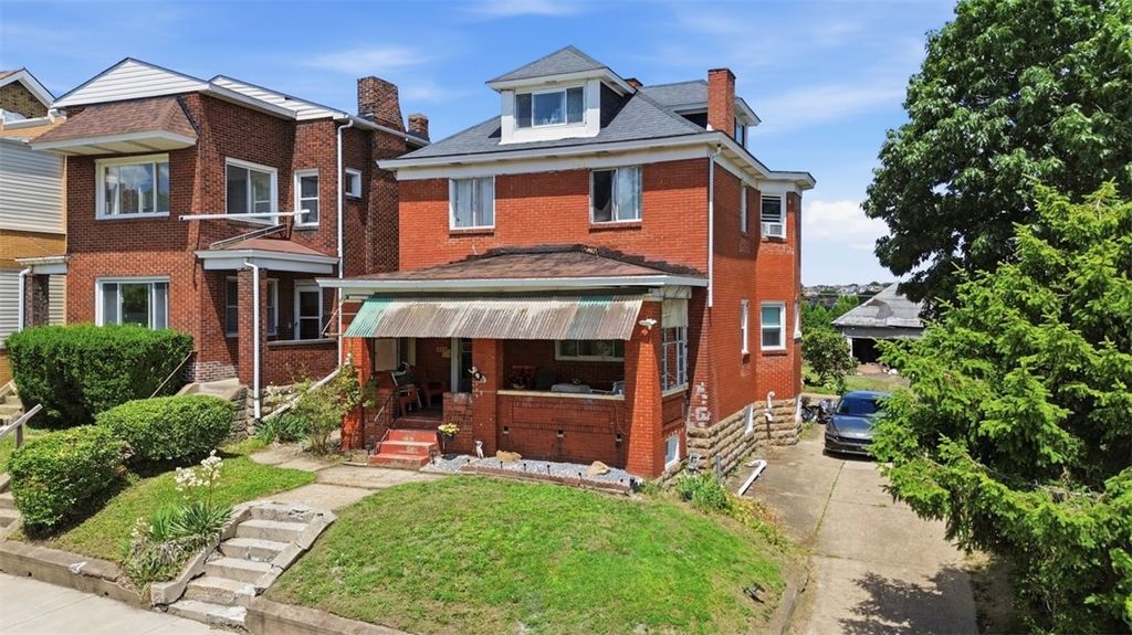 323 Birmingham Ave, Carrick, PA 15210