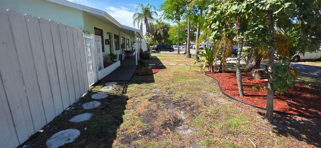 1044 NE 10th Avenue, Fort Lauderdale, FL 33304