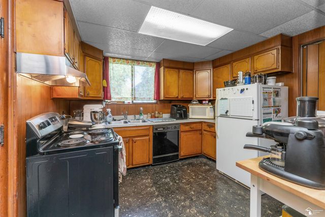 4392 Pacific Street, Detroit, MI 48204