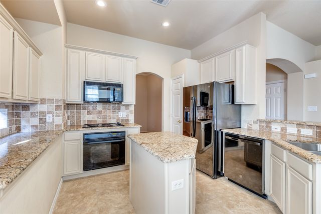 305 Parkhurst Lane, Allen, TX 75013