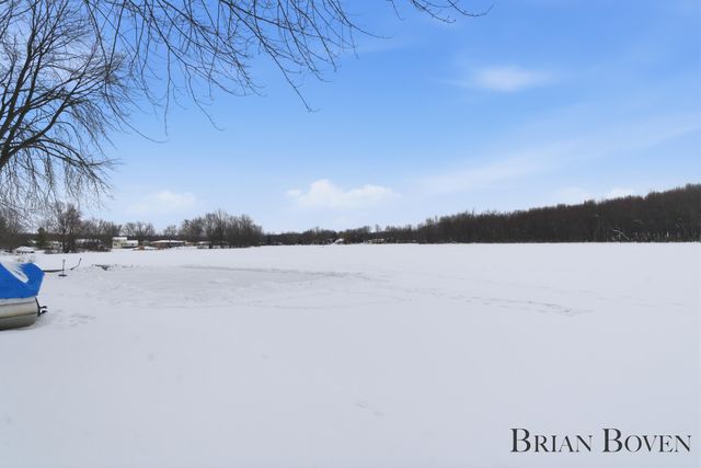 9800 10 Mile Road Ne, Oakfield Twp, MI 49341