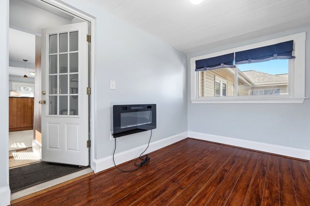 73 Highland St 4, Waltham, MA 02453