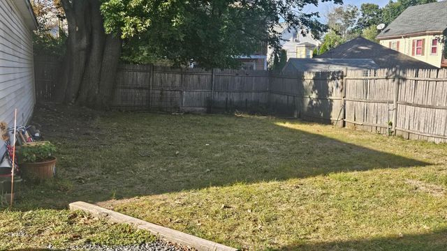 73 Highland St 4, Waltham, MA 02453