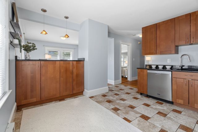 73 Highland St 4, Waltham, MA 02453