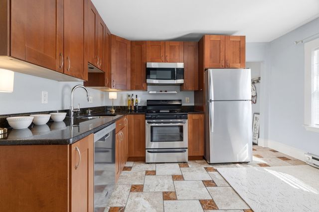73 Highland St 4, Waltham, MA 02453