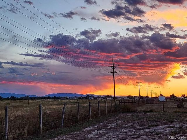 758 E Woodleaf Drive, Pueblo, CO 81007