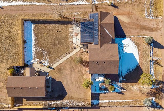 758 E Woodleaf Drive, Pueblo, CO 81007