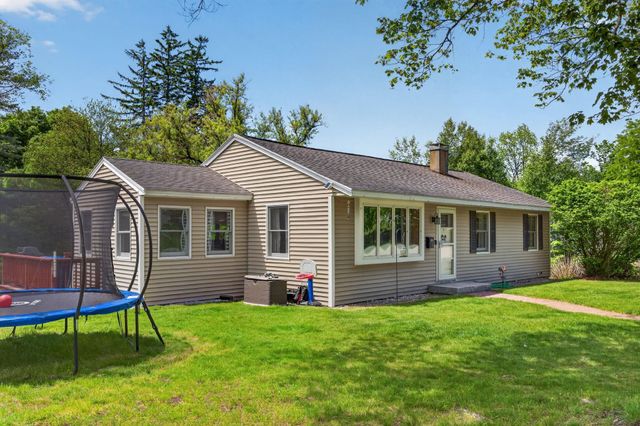 1 Newell Drive, Derry, NH 03038