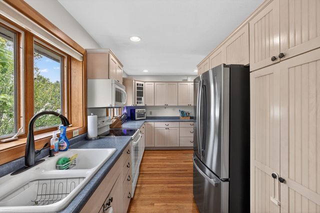 1 Newell Drive, Derry, NH 03038