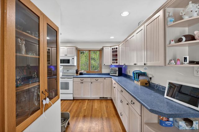 1 Newell Drive, Derry, NH 03038