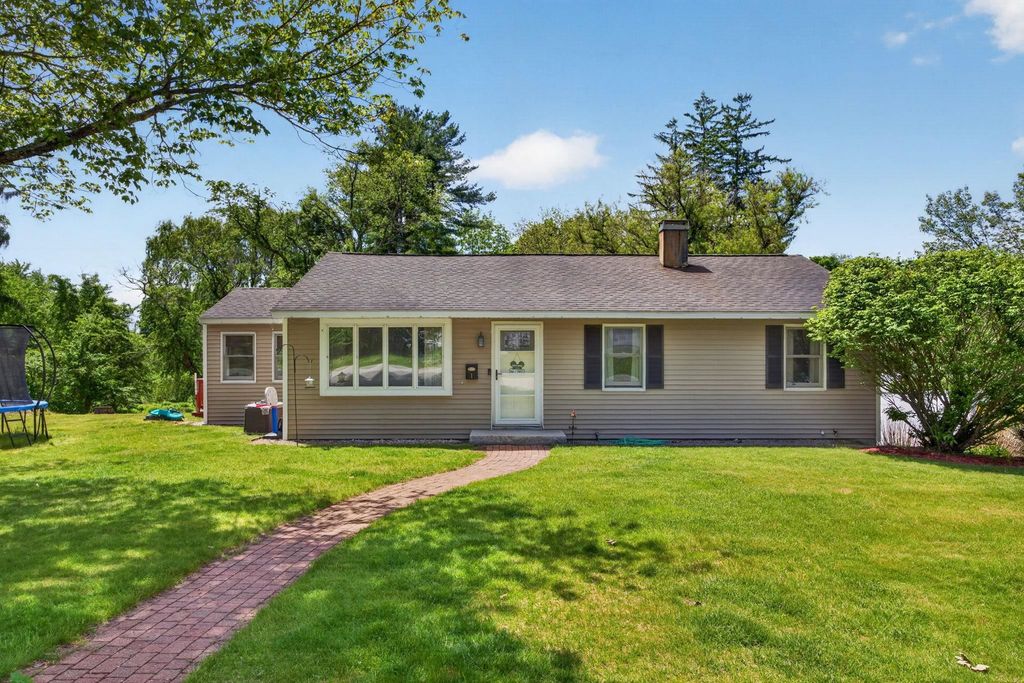 1 Newell Drive, Derry, NH 03038