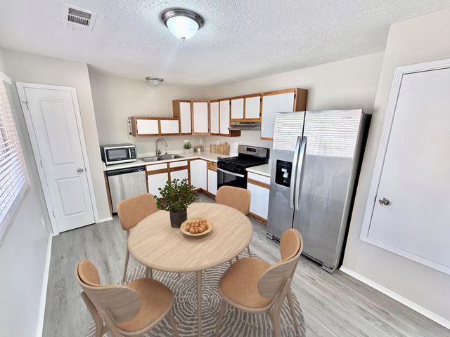 1780 Jeffrey Road NE, Rio Rancho, NM 87144