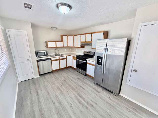 1780 Jeffrey Road NE, Rio Rancho, NM 87144