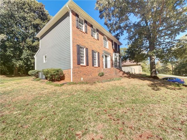 3526 W Hampton Drive NW, Marietta, GA 30064