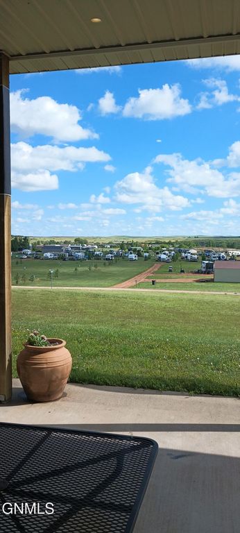 5499 Leisure Avenue, Glen Ullin, ND 58631 photo 3