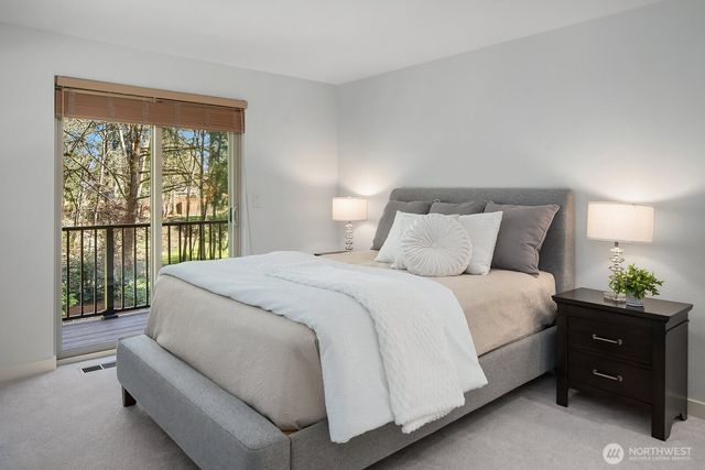 2836 241st Avenue SE, Sammamish, WA 98075