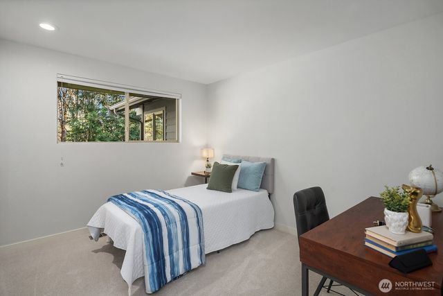 2836 241st Avenue SE, Sammamish, WA 98075