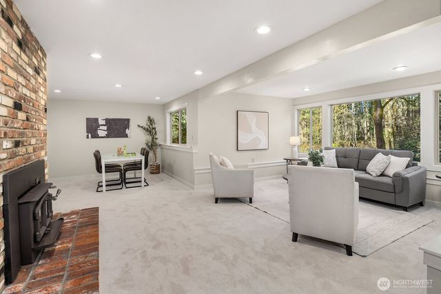 2836 241st Avenue SE, Sammamish, WA 98075