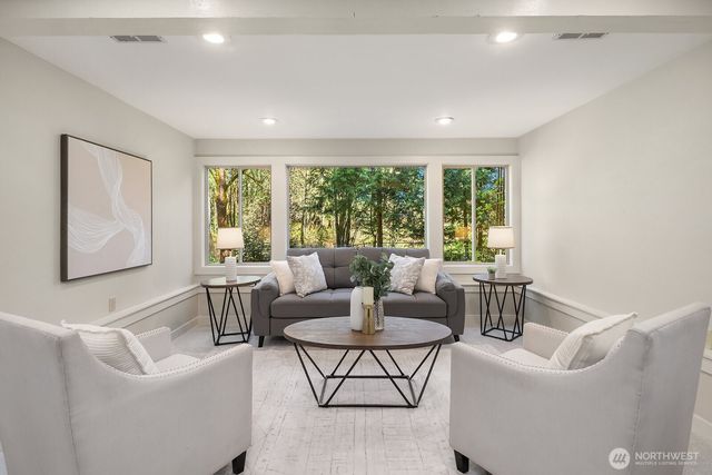 2836 241st Avenue SE, Sammamish, WA 98075