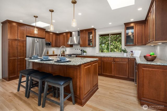 2836 241st Avenue SE, Sammamish, WA 98075