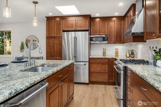 2836 241st Avenue SE, Sammamish, WA 98075