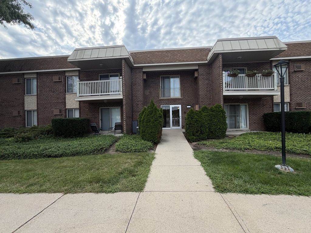 500 N Wilke Road 206, Palatine, IL 60074 — exterior