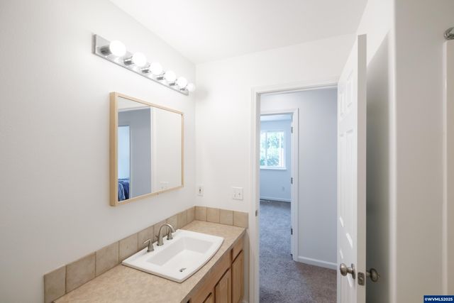 2587 Hoodoo Dr NW, Salem, OR 97304