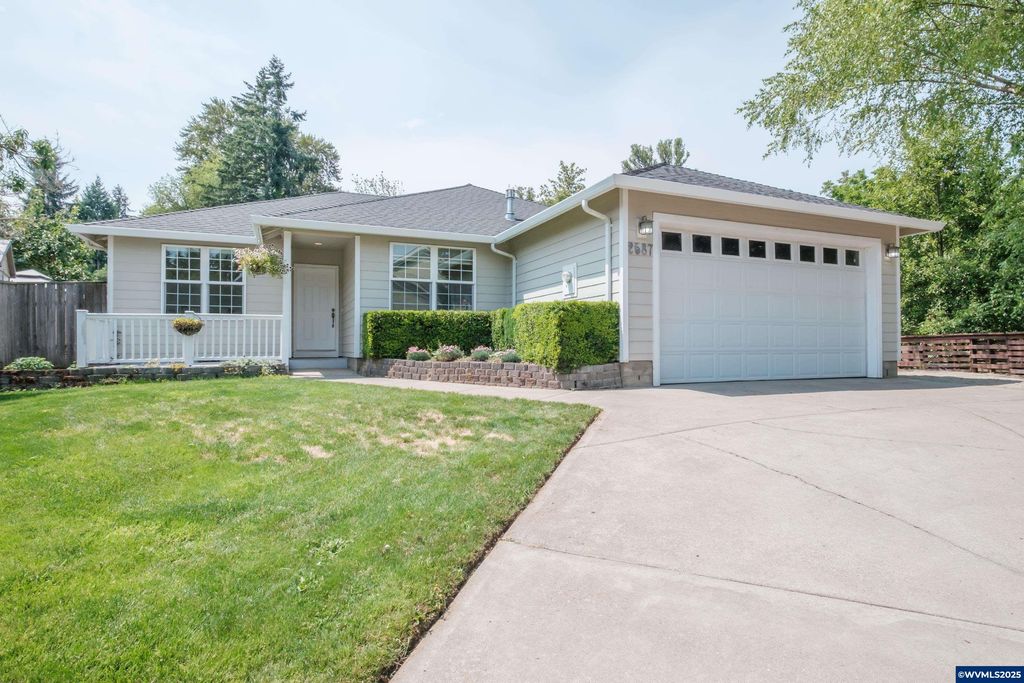 2587 Hoodoo Dr NW, Salem, OR 97304