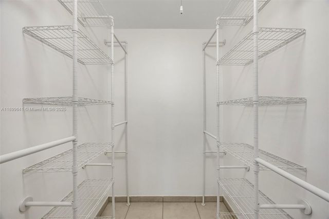 10780 N Kendall Dr E11, Miami, FL 33176