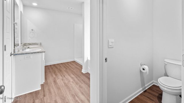 805 Fairway Avenue, Byram, MS 39272