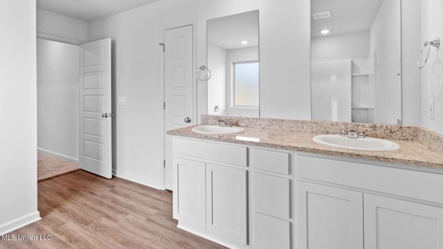 805 Fairway Avenue, Byram, MS 39272