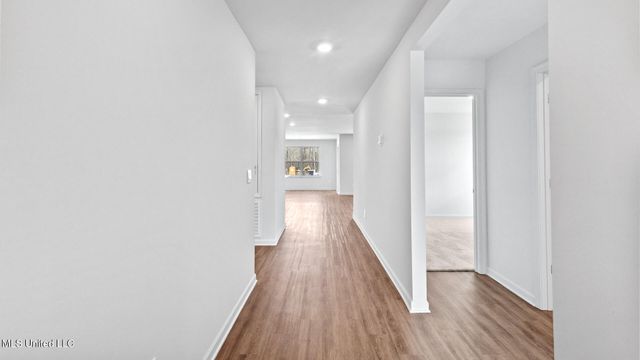 805 Fairway Avenue, Byram, MS 39272