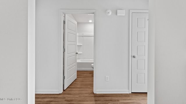 805 Fairway Avenue, Byram, MS 39272