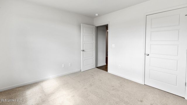 805 Fairway Avenue, Byram, MS 39272