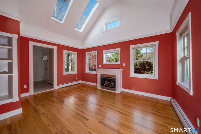 90 Boston Post Road, Madison, CT 06443