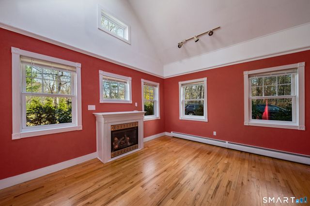 90 Boston Post Road, Madison, CT 06443