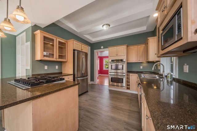 90 Boston Post Road, Madison, CT 06443