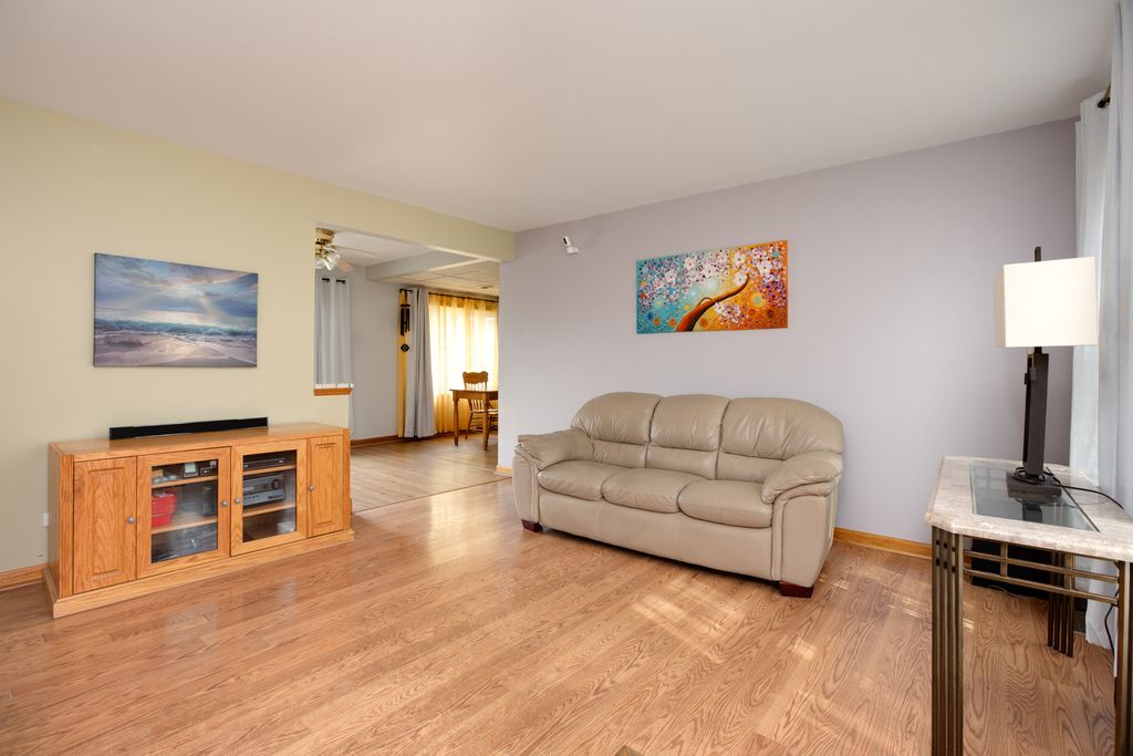 8196 Dartmouth Lane, Hanover Park, IL 60133 — photo 4