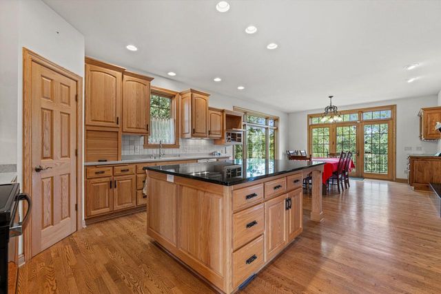 S94W23620 Kunzendorf COURT, Big Bend, WI 53103