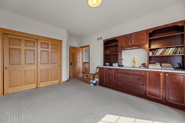 S94W23620 Kunzendorf COURT, Big Bend, WI 53103