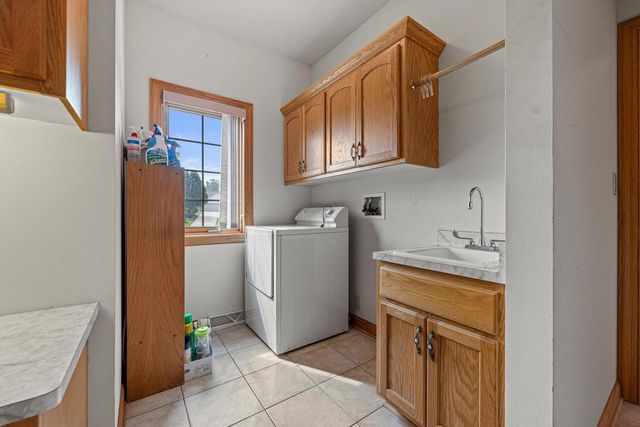 S94W23620 Kunzendorf COURT, Big Bend, WI 53103