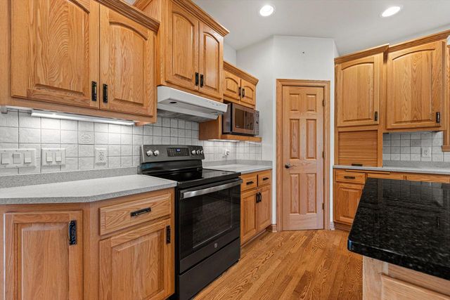 S94W23620 Kunzendorf COURT, Big Bend, WI 53103