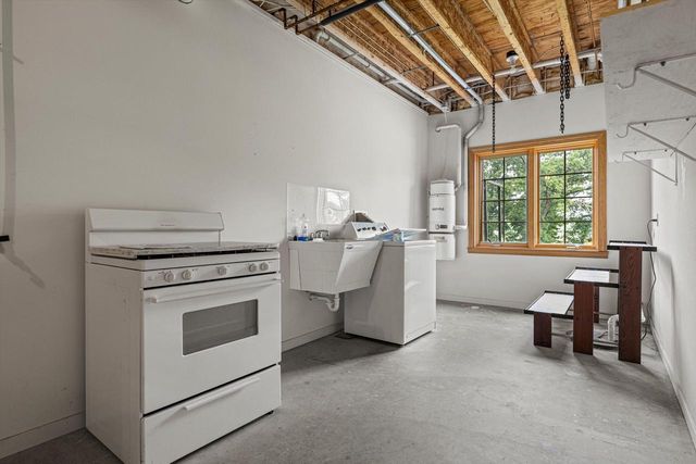 S94W23620 Kunzendorf COURT, Big Bend, WI 53103