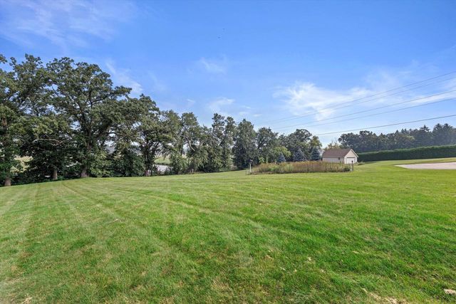 S94W23620 Kunzendorf COURT, Big Bend, WI 53103